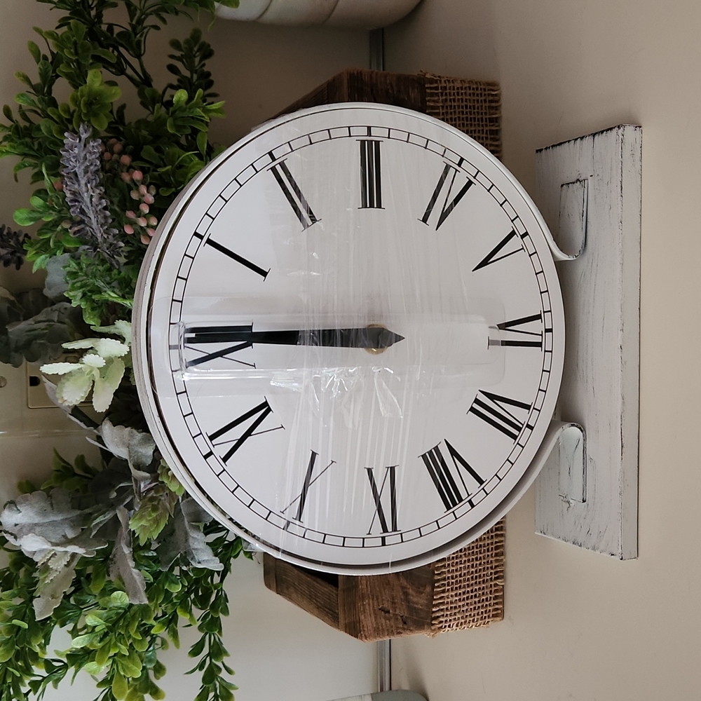 Quartz Farmhouse Clock